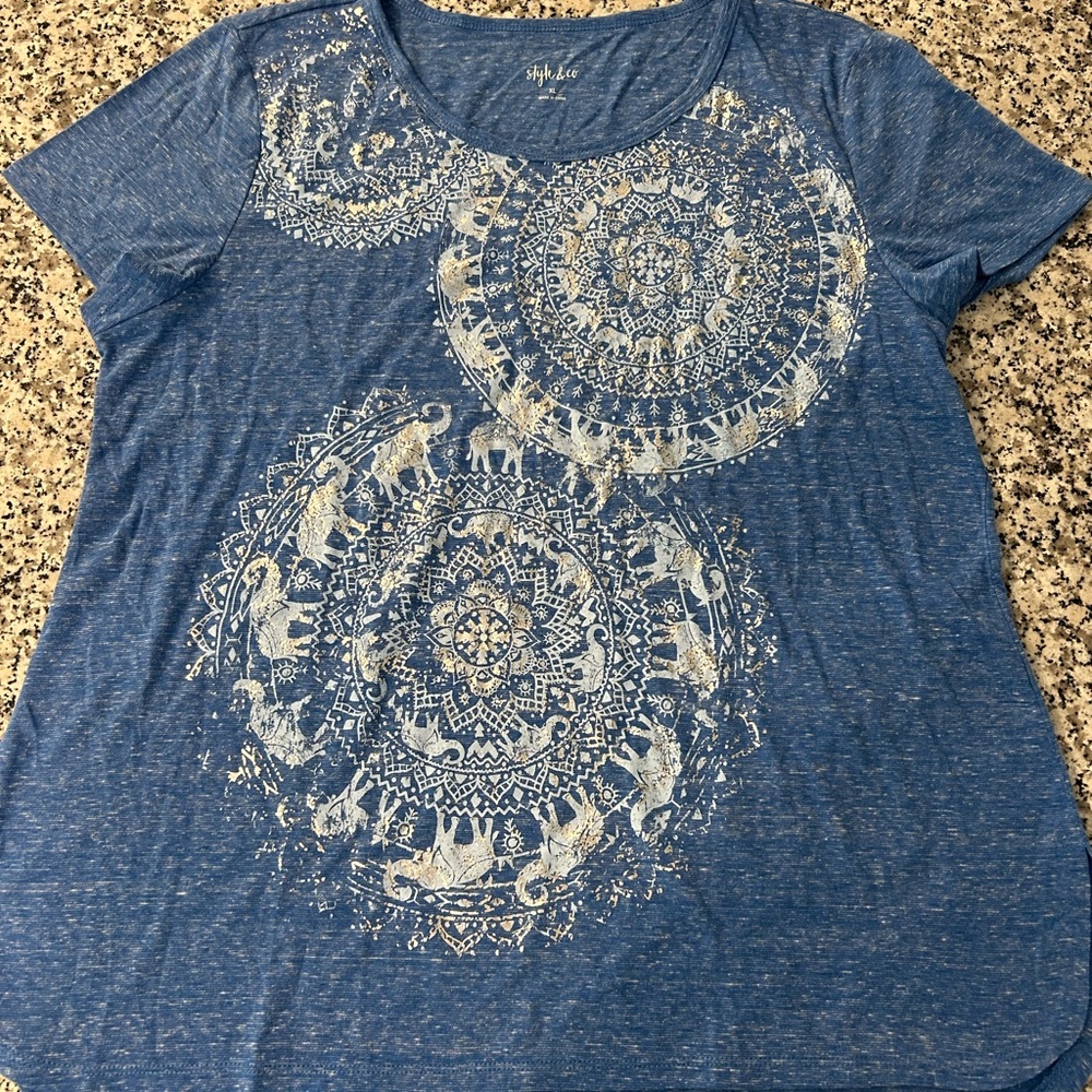 Style & Co Graphic Tee XL Elephant Medallion